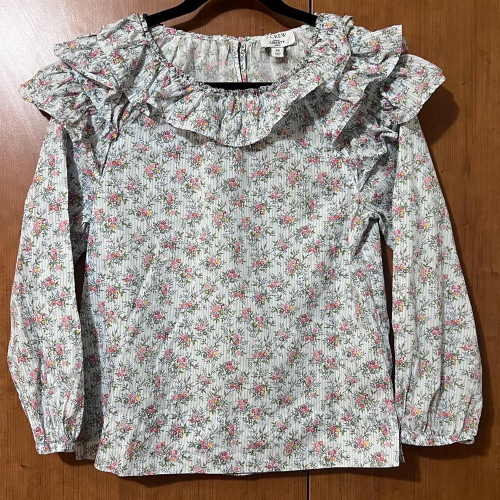 J. Crew X Liberty Fabric Ruffle Shoulder Top, Floral Winding Roses Print Size XS